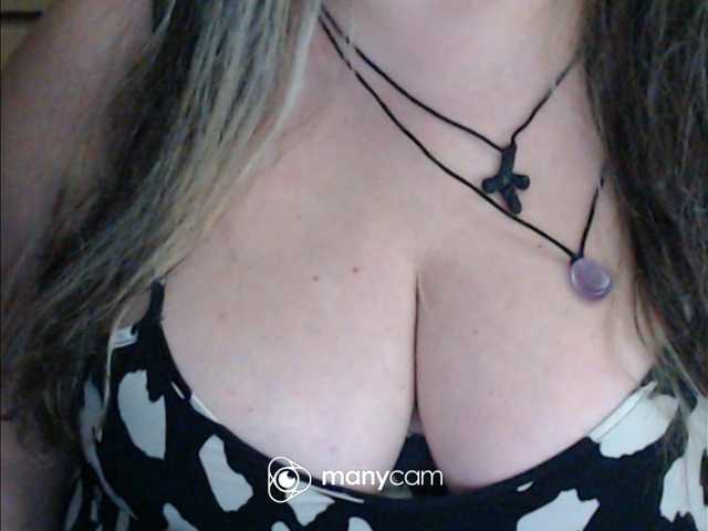 mayalove4u live cam on BongaCams