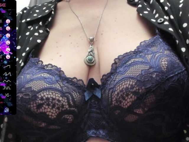 KarolineCherr live cam on BongaCams