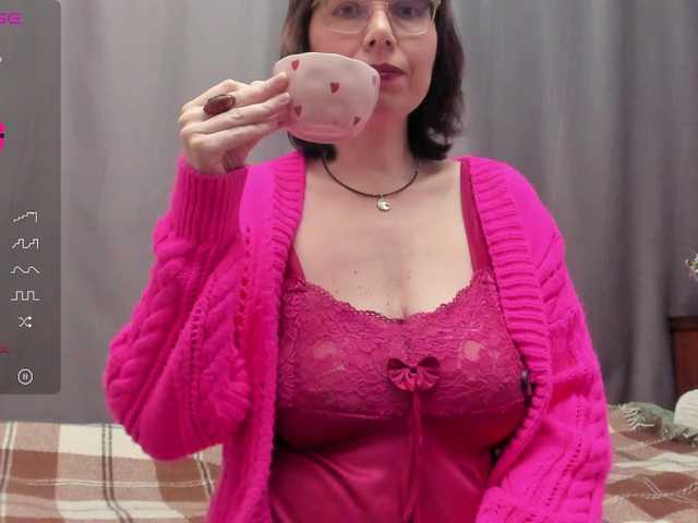 KarolineCherr's BongaCams show and profile