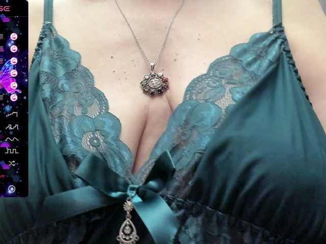 KarolineCherr live cam on BongaCams