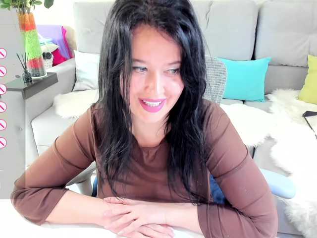 LoveCatsuit live cam on BongaCams