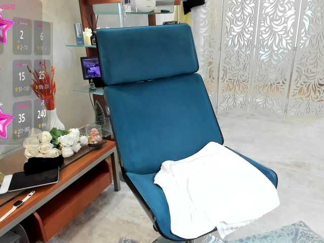 LoveCatsuit's BongaCams show and profile