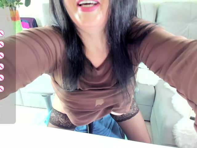 LoveCatsuit live cam on BongaCams