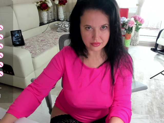 LoveCatsuit live webcam show