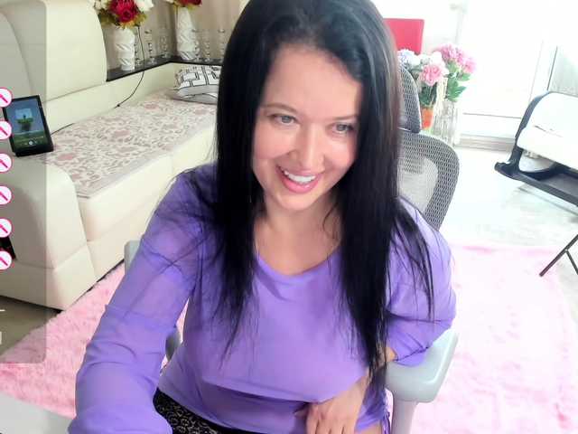 LoveCatsuit live webcam show