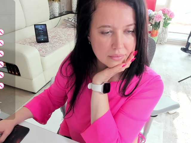 LoveCatsuit live webcam show