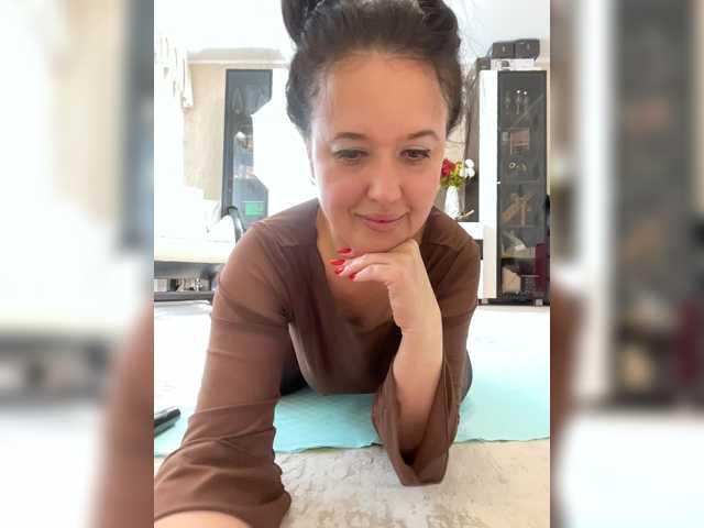 LoveCatsuit live cam preview