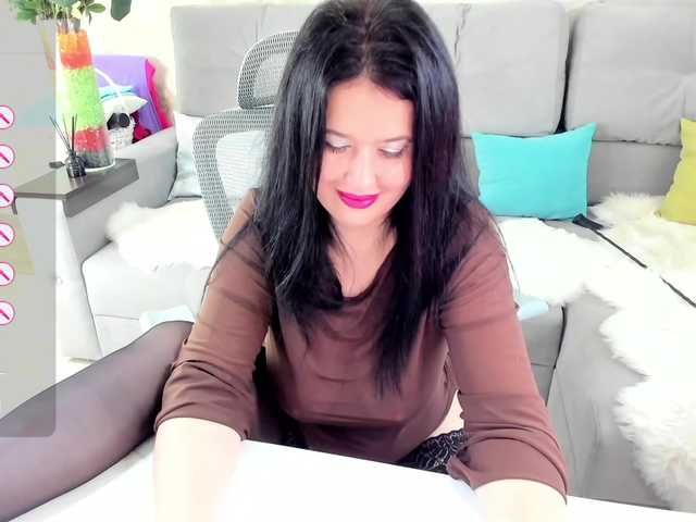 LoveCatsuit live cam on BongaCams