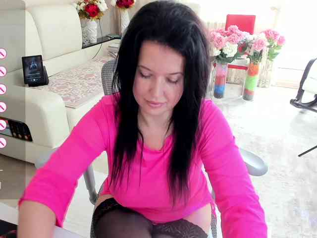 LoveCatsuit webcam