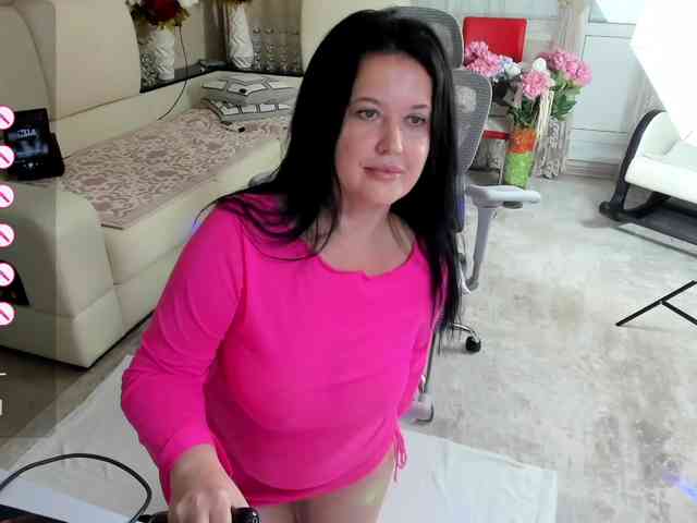 LoveCatsuit webcam
