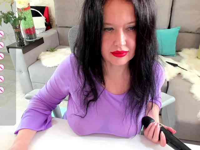 LoveCatsuit webcam