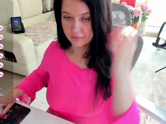 LoveCatsuit webcam
