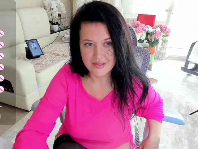 LoveCatsuit webcam