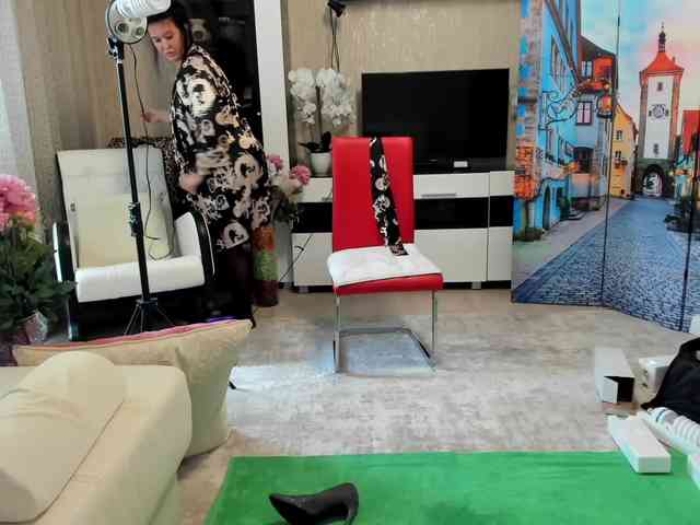 LoveCatsuit webcam