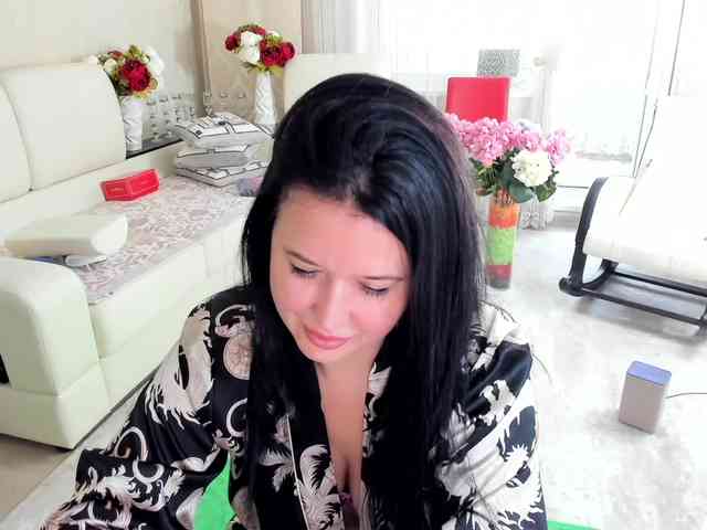 LoveCatsuit webcam