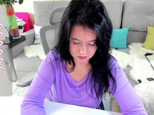 LoveCatsuit webcam