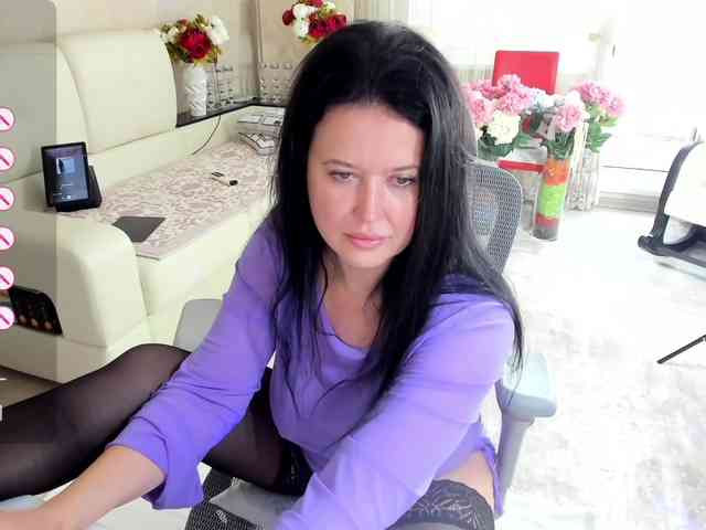 LoveCatsuit webcam