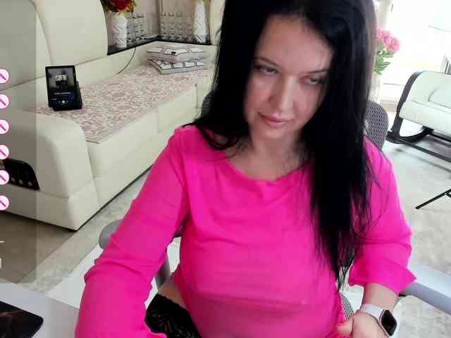 LoveCatsuit webcam