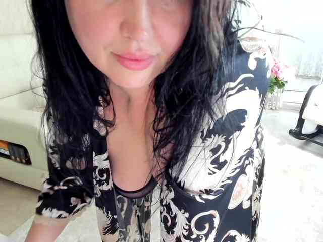 LoveCatsuit Live Webcam on BongaCams