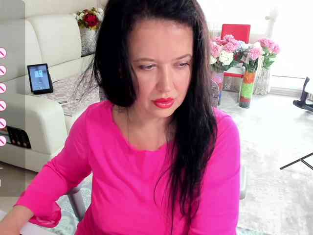 LoveCatsuit webcam