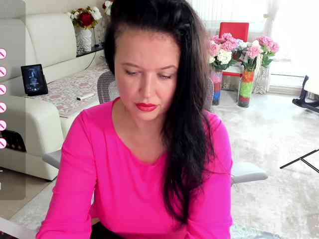 LoveCatsuit webcam