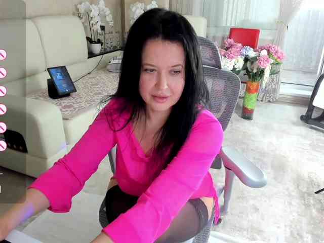 LoveCatsuit webcam