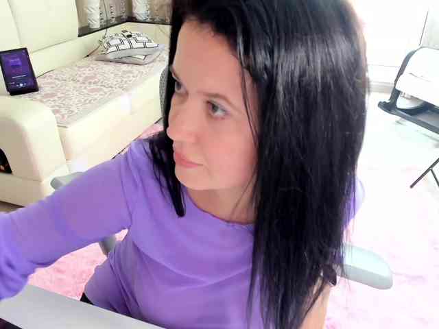 LoveCatsuit webcam