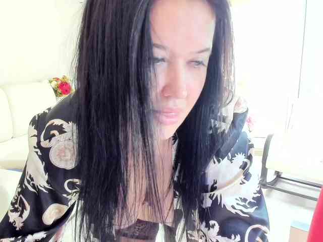 LoveCatsuit webcam