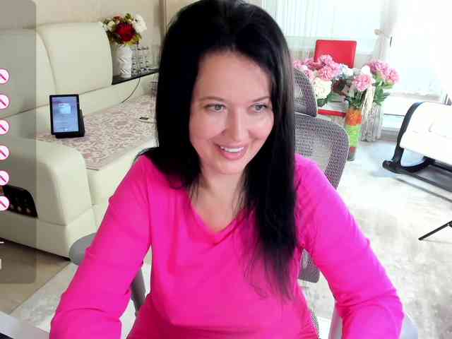 LoveCatsuit webcam