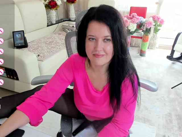 LoveCatsuit webcam