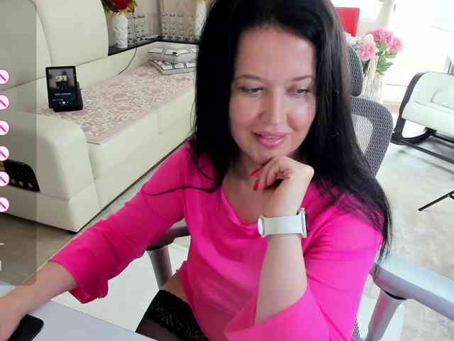 LoveCatsuit webcam