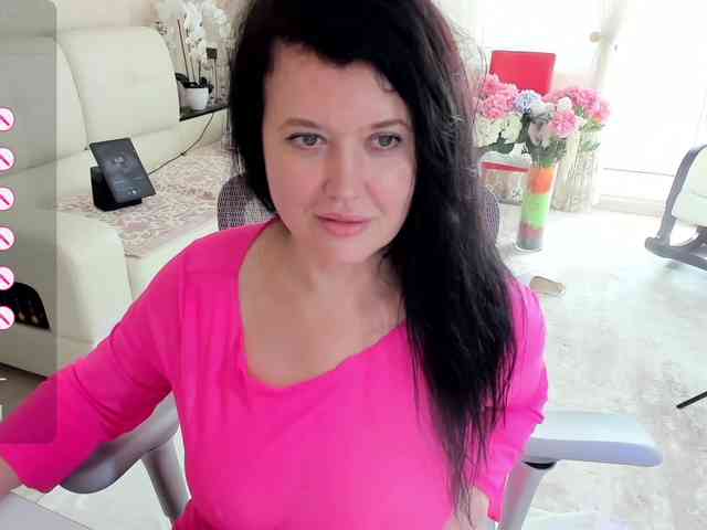 LoveCatsuit webcam