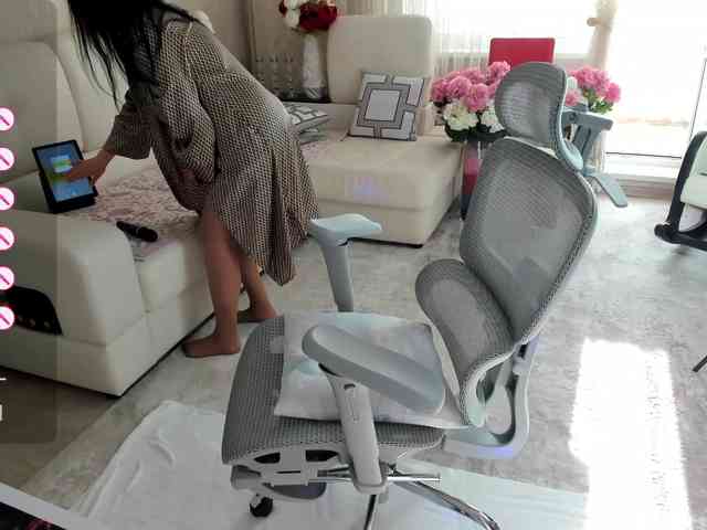 LoveCatsuit webcam