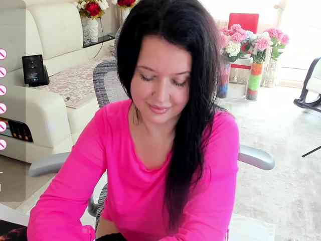 LoveCatsuit webcam