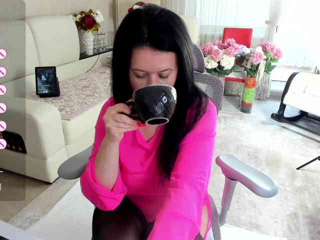 LoveCatsuit webcam