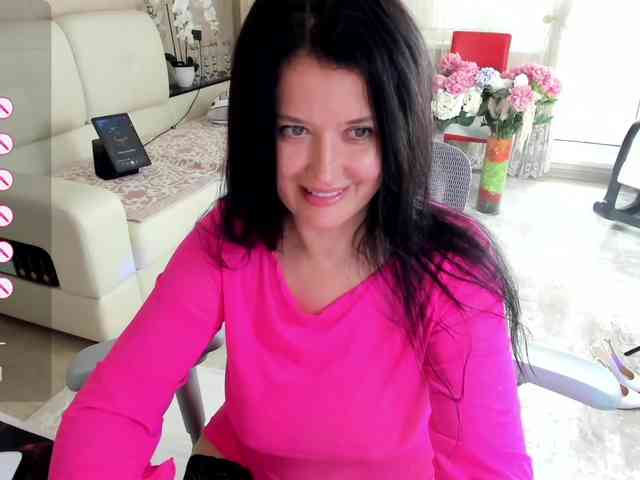LoveCatsuit webcam