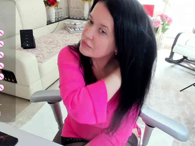 LoveCatsuit webcam
