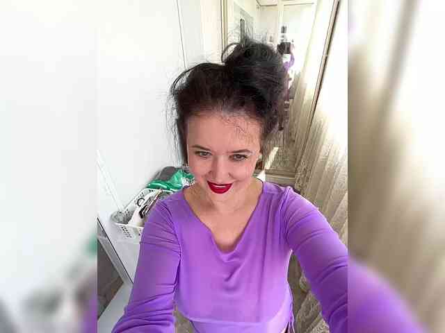 LoveCatsuit webcam