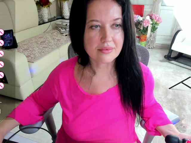 LoveCatsuit webcam