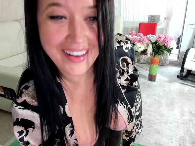LoveCatsuit webcam