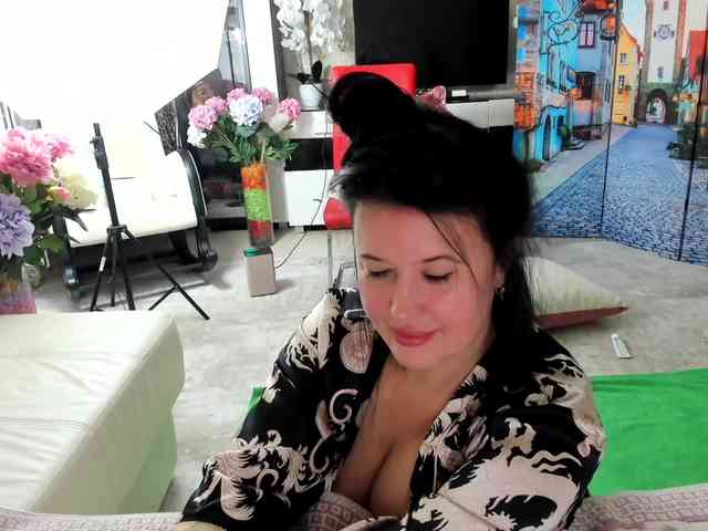 LoveCatsuit webcam