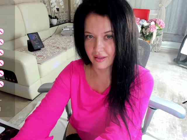 LoveCatsuit webcam