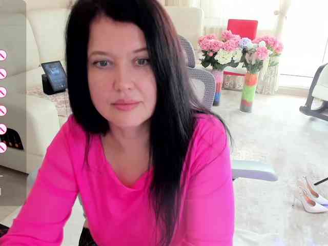 LoveCatsuit webcam