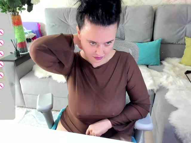 LoveCatsuit webcam