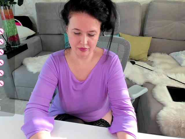 LoveCatsuit webcam