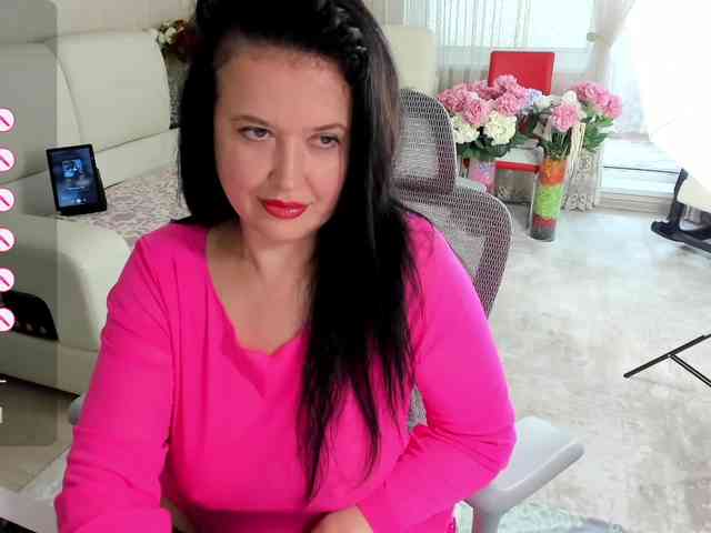 LoveCatsuit webcam