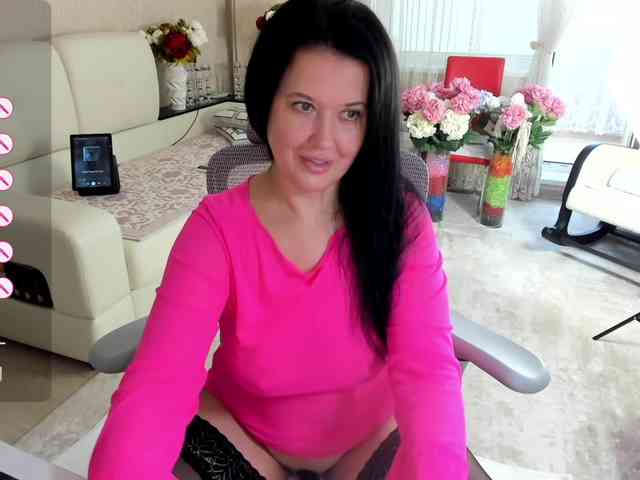 LoveCatsuit webcam