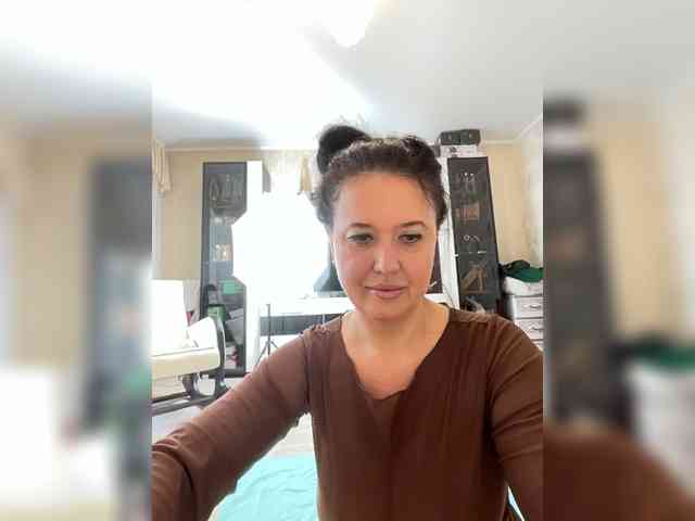 LoveCatsuit webcam