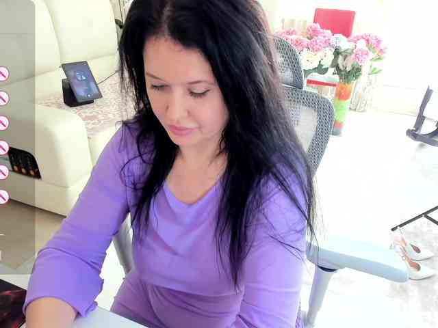 LoveCatsuit webcam