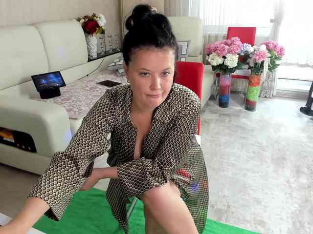 LoveCatsuit webcam